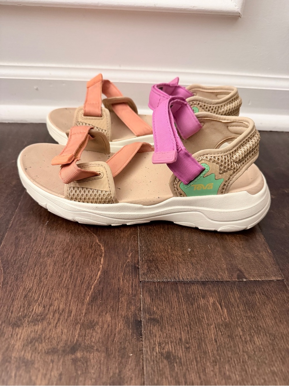 Teva Women’s Zymic Sandal multicolor lightweight 7